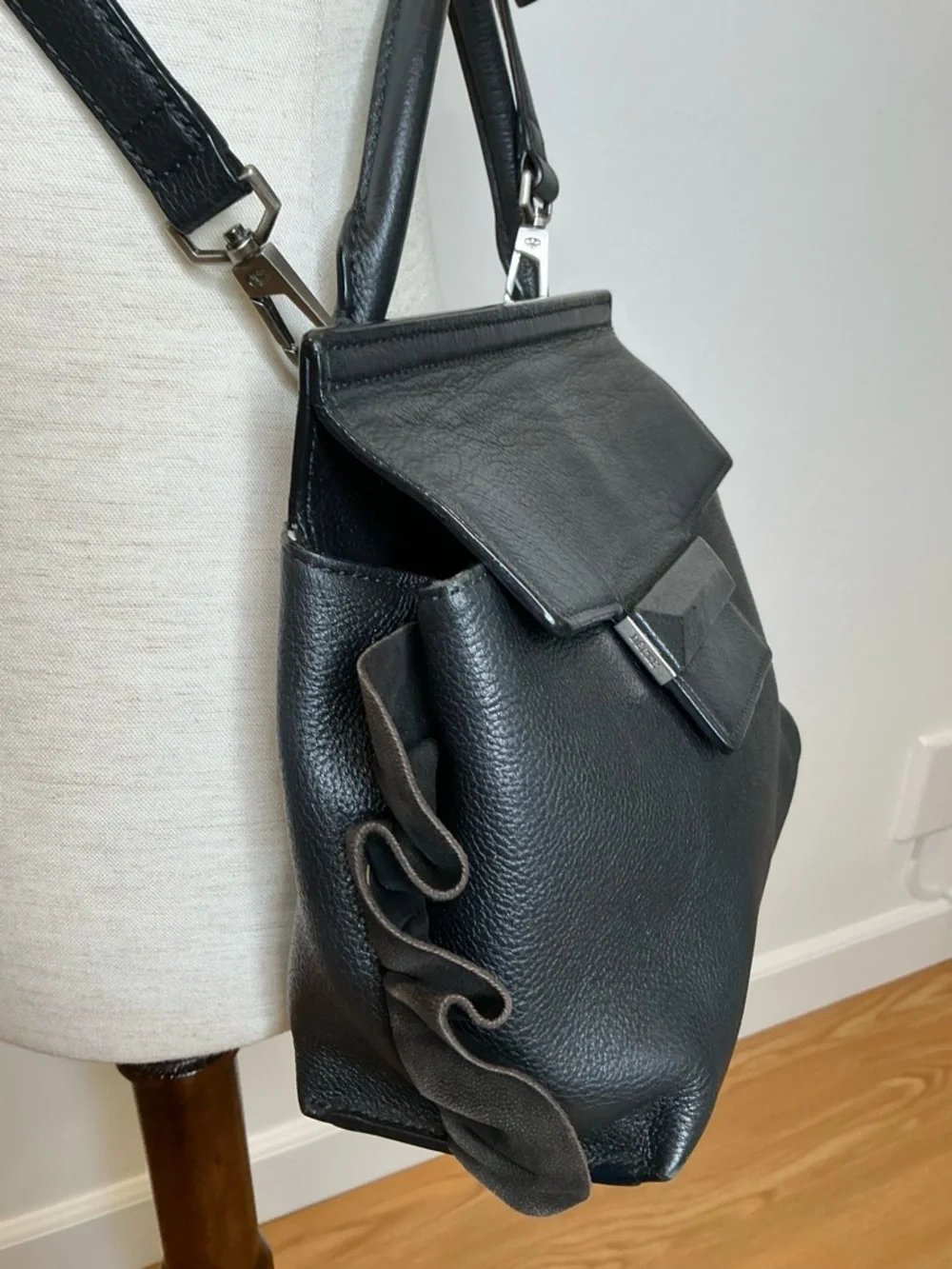 Decke Classic Black Leather Top-Handle Satchel Women Bags Velvet Ruffed Trim
